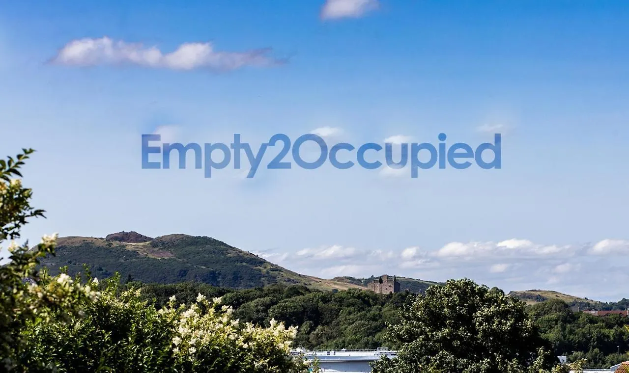 3 Bed House W/Drive & Garden V/Fast Wifi Near Bioquarter Villa Edinburgh
