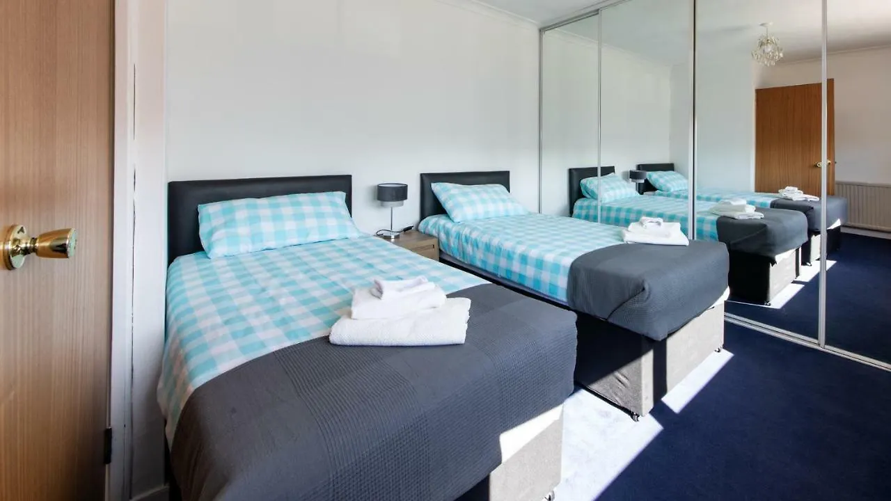 Holiday home 3 Bed House W/Drive & Garden V/Fast Wifi Near Bioquarter Villa Edinburgh United Kingdom