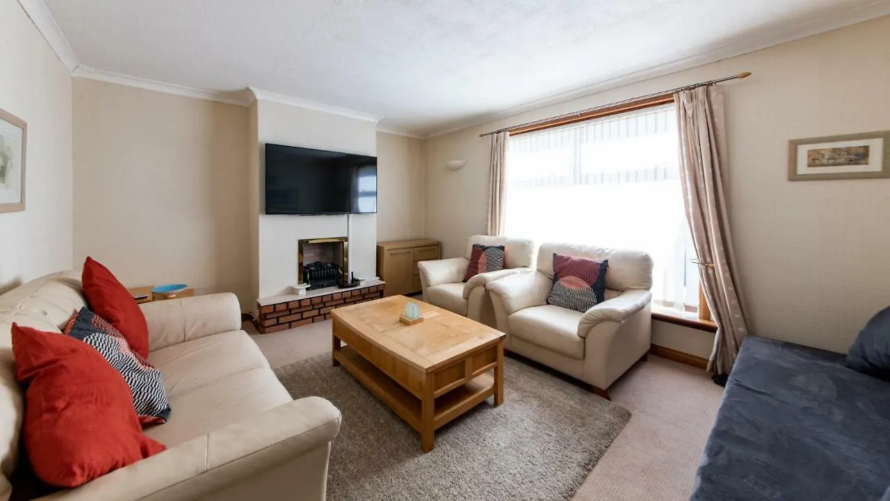 3 Bed House W/Drive & Garden V/Fast Wifi Near Bioquarter Villa Edinburgh Holiday home