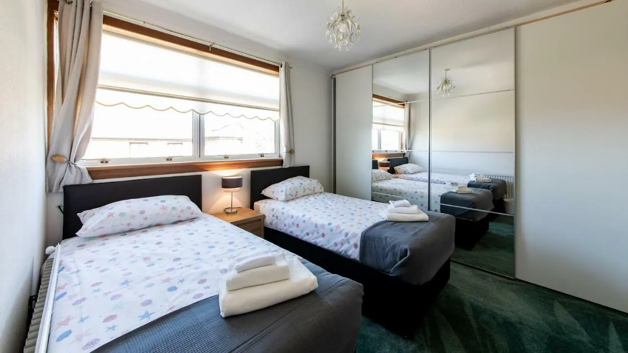3 Bed House W/Drive & Garden V/Fast Wifi Near Bioquarter Villa Edinburgh