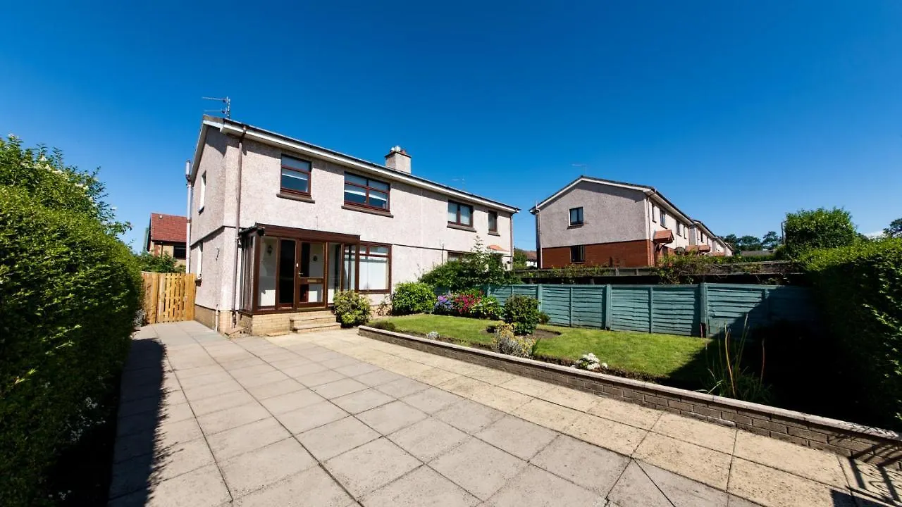 Holiday home 3 Bed House W/Drive & Garden V/Fast Wifi Near Bioquarter Villa Edinburgh