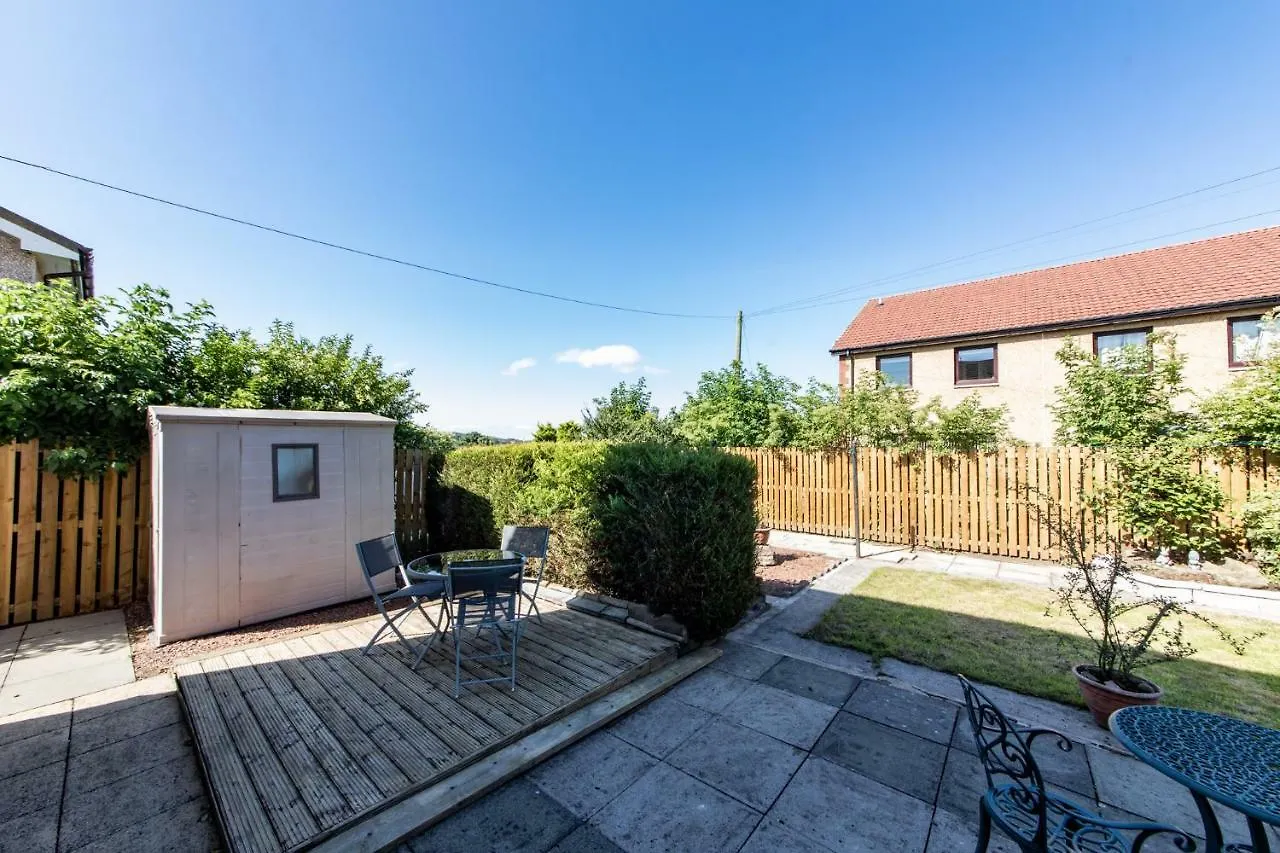 3 Bed House W/Drive & Garden V/Fast Wifi Near Bioquarter Villa Edinburgh United Kingdom