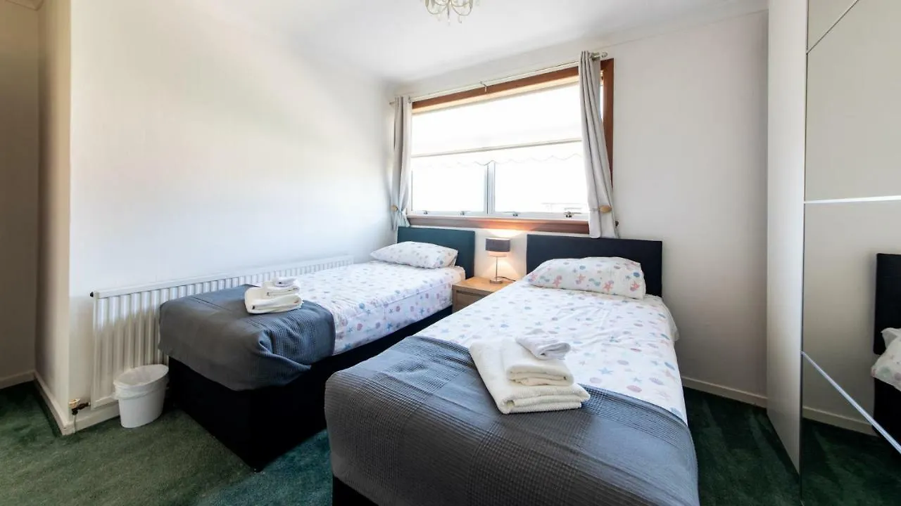 3 Bed House W/Drive & Garden V/Fast Wifi Near Bioquarter Villa Edinburgh