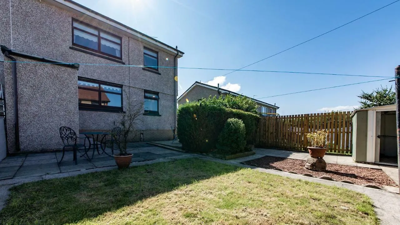 3 Bed House W/Drive & Garden V/Fast Wifi Near Bioquarter Villa Edinburgh Holiday home