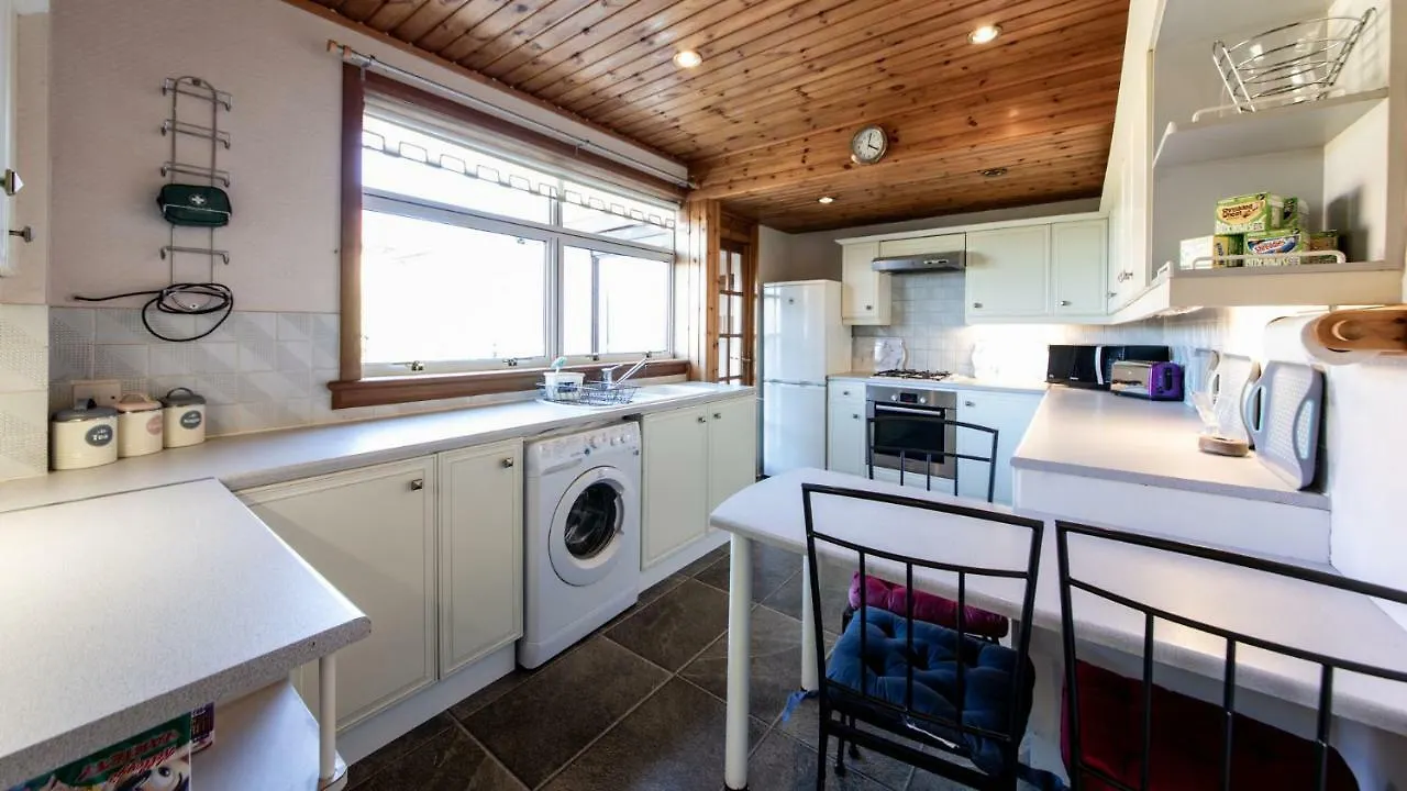 3 Bed House W/Drive & Garden V/Fast Wifi Near Bioquarter Villa Edinburgh